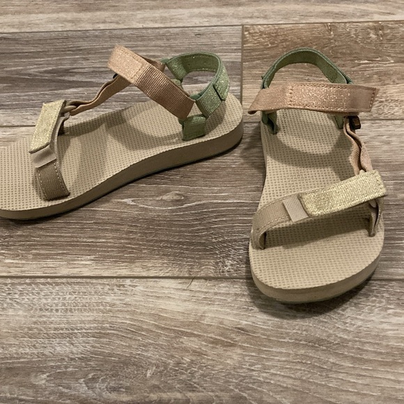 Teva Kids Sandals with Adjustable Straps - Picture 2 of 3